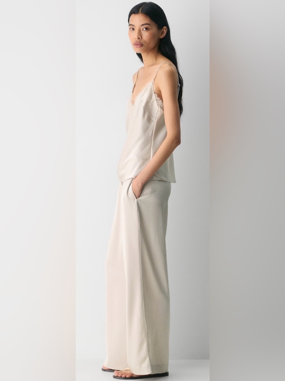 Aritzia Satin Lodge Pants Metropolis Taupe Women’s Size Small Brand New - Picture 3 of 5
